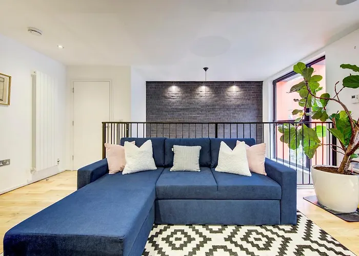 Shoreditch 3-Storey Maisonette - By Living Elite Apartments